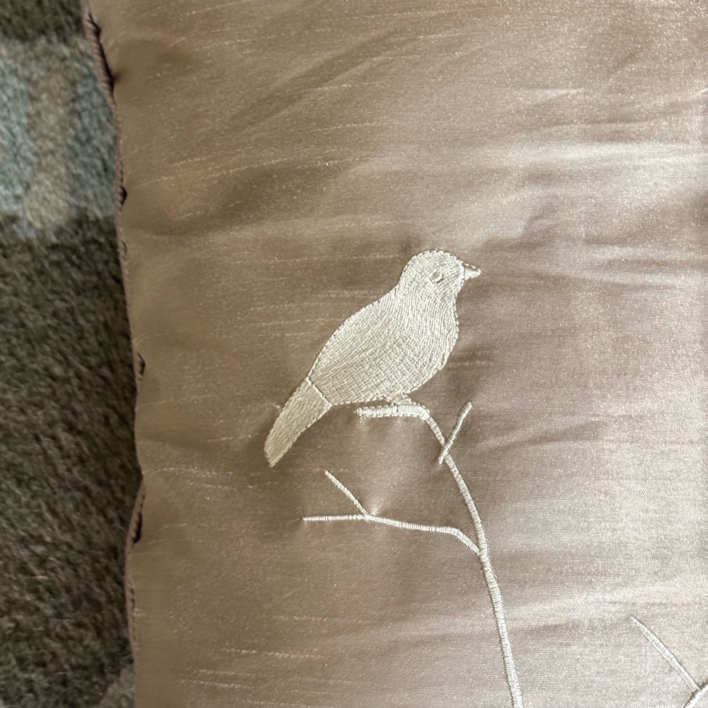 NWT 19” Square Pillow Embroidered Taupe & Crème Bird Design Make An Offer!!